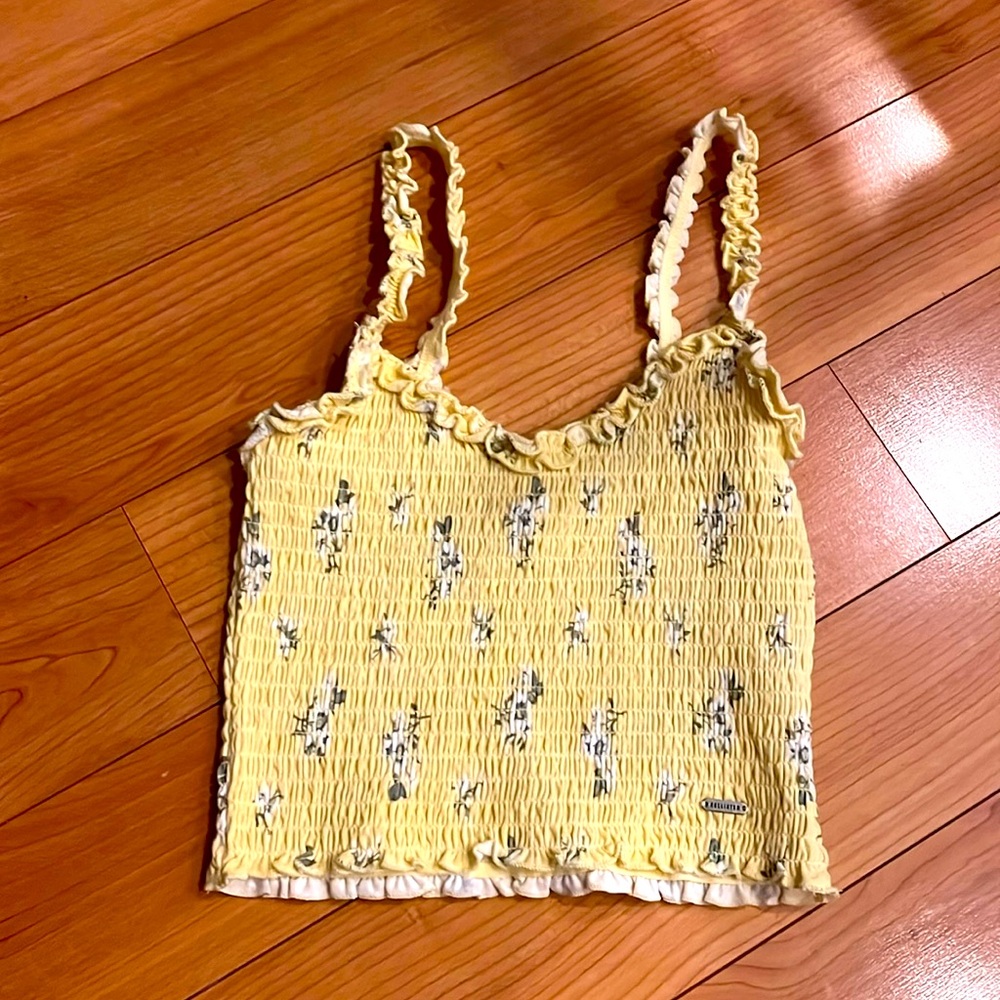 3/$20 Hollister yellow flower ribbed crop top tank lettuce edge trim